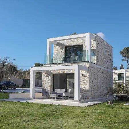 Rans Luxury & In Corfu With Swimming Pool Willa Gouvia